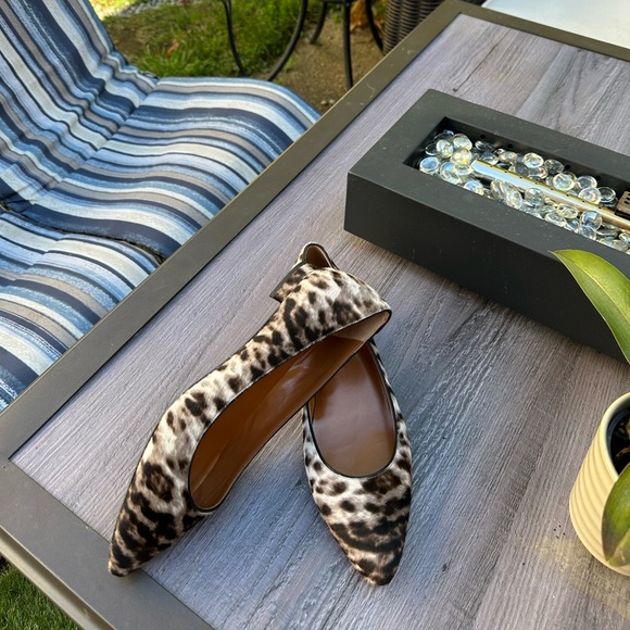 NWT Aquatalia Snow Leopard Haircalf Perla Flats - Picture 4 of 8